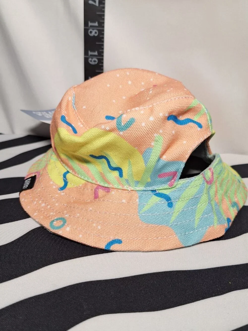 NWT Bark Made in the Shade Reversable Bucket Hat for Dogs M